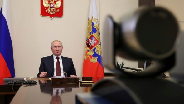 Vladimir Putin a intrat în izolare, după ce mai multe persoane din anturajul său au făcut Covid